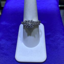10KT White Gold Diamond Ring 