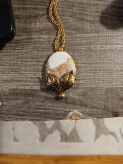Vintage Oval Agate or Jasper stone Pendant Necklace