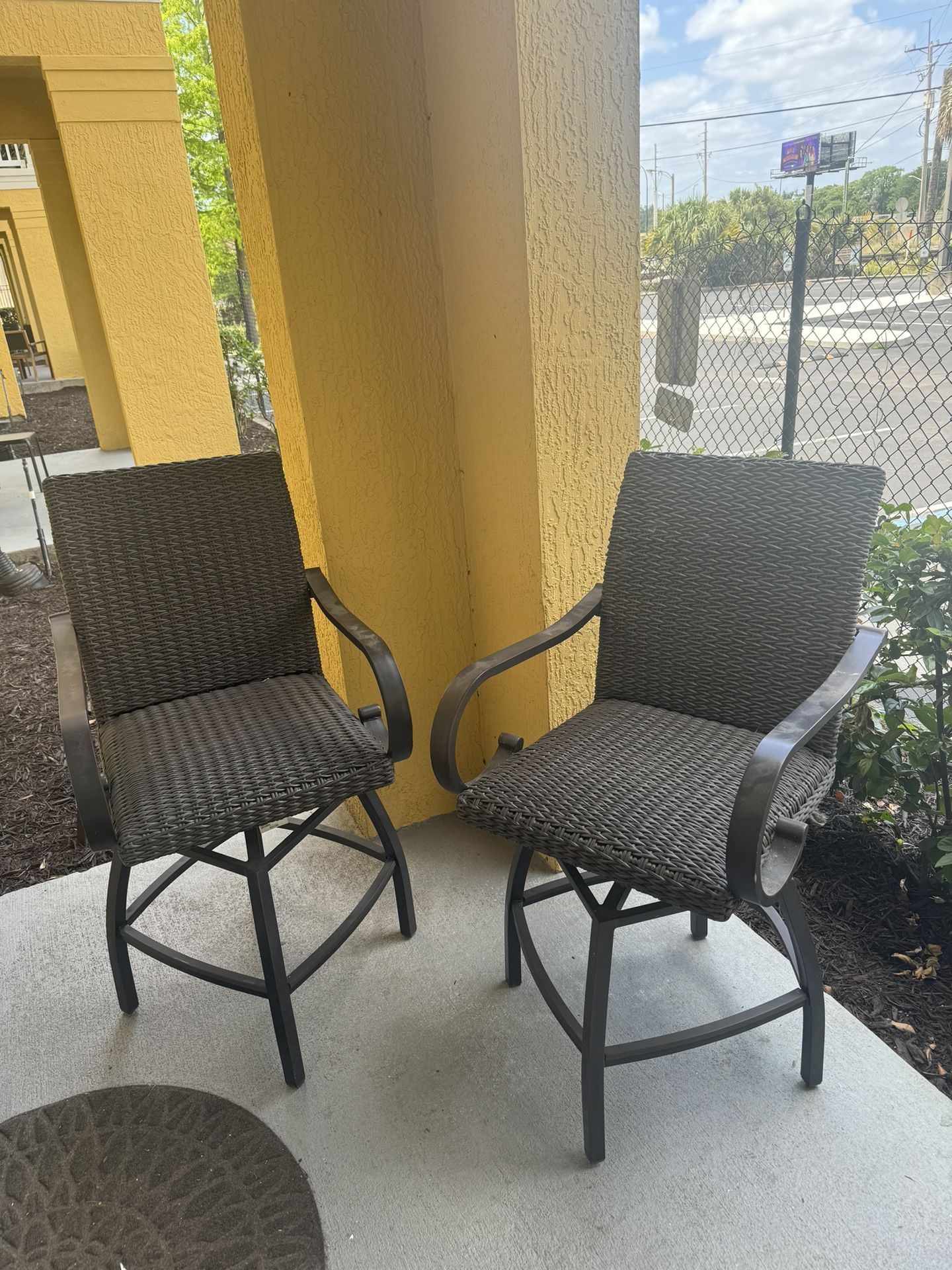 2 Patio Chairs Great Condition 
