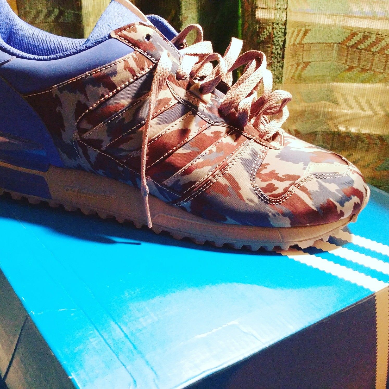 New Adidas Zx 700. Size 10 , 8.5, 5