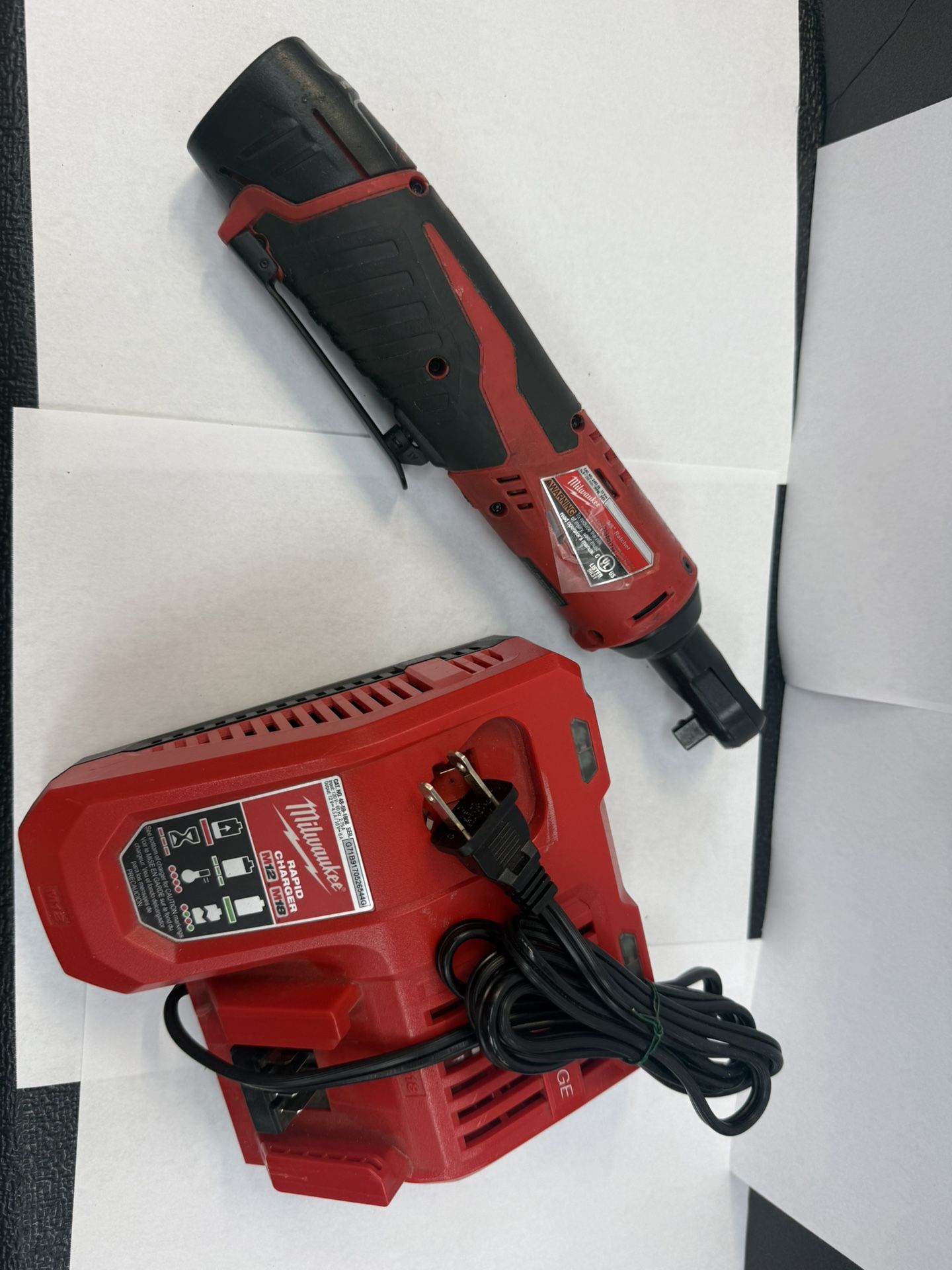 Milwaukee M12 12v Cordless 3/8” Ratchet With Battery And Charger