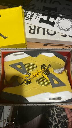 Air Jordan 4 Retro "Lightning"