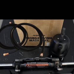 Seastar Ram and 1.7 Helm Hydraulic Steering Kit