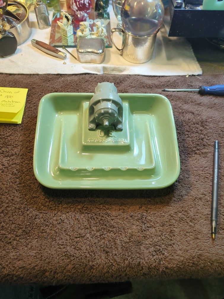 1950 Hueckel China Ashtray