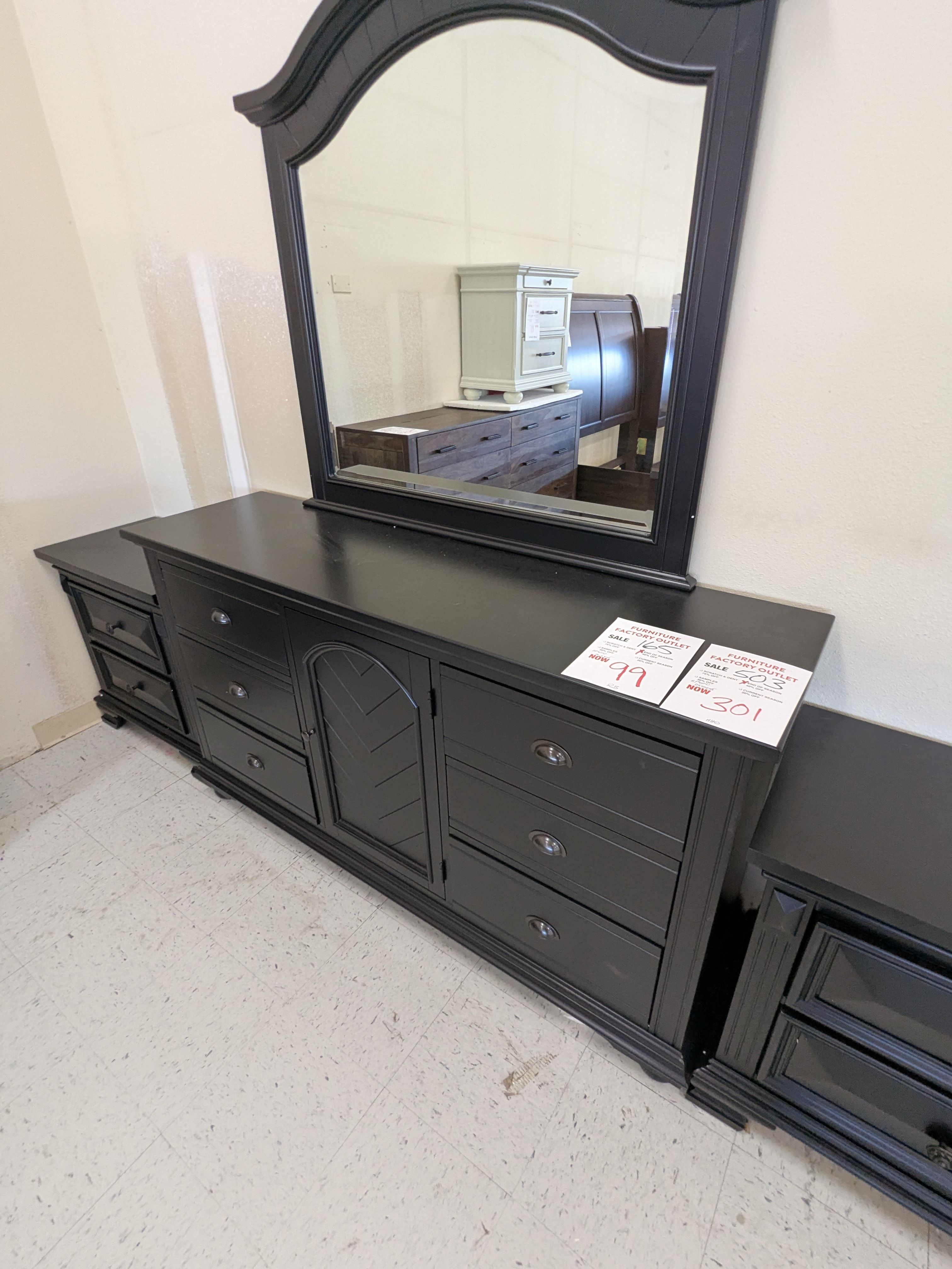 Brook Black Dresser w/ Mirror*