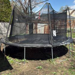 Trampoline 