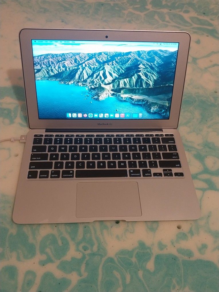 MacBook Air-OS Big Sur-Near Mint Cosmetics