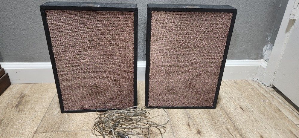Bookshelf Speakers