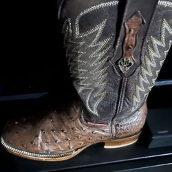 Boots (ostrich)