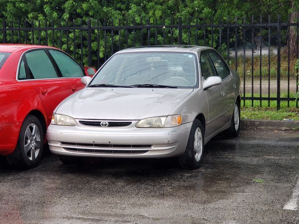 2000 Toyota Corolla 185k Sunroof for Sale in Oakland Park, FL - OfferUp