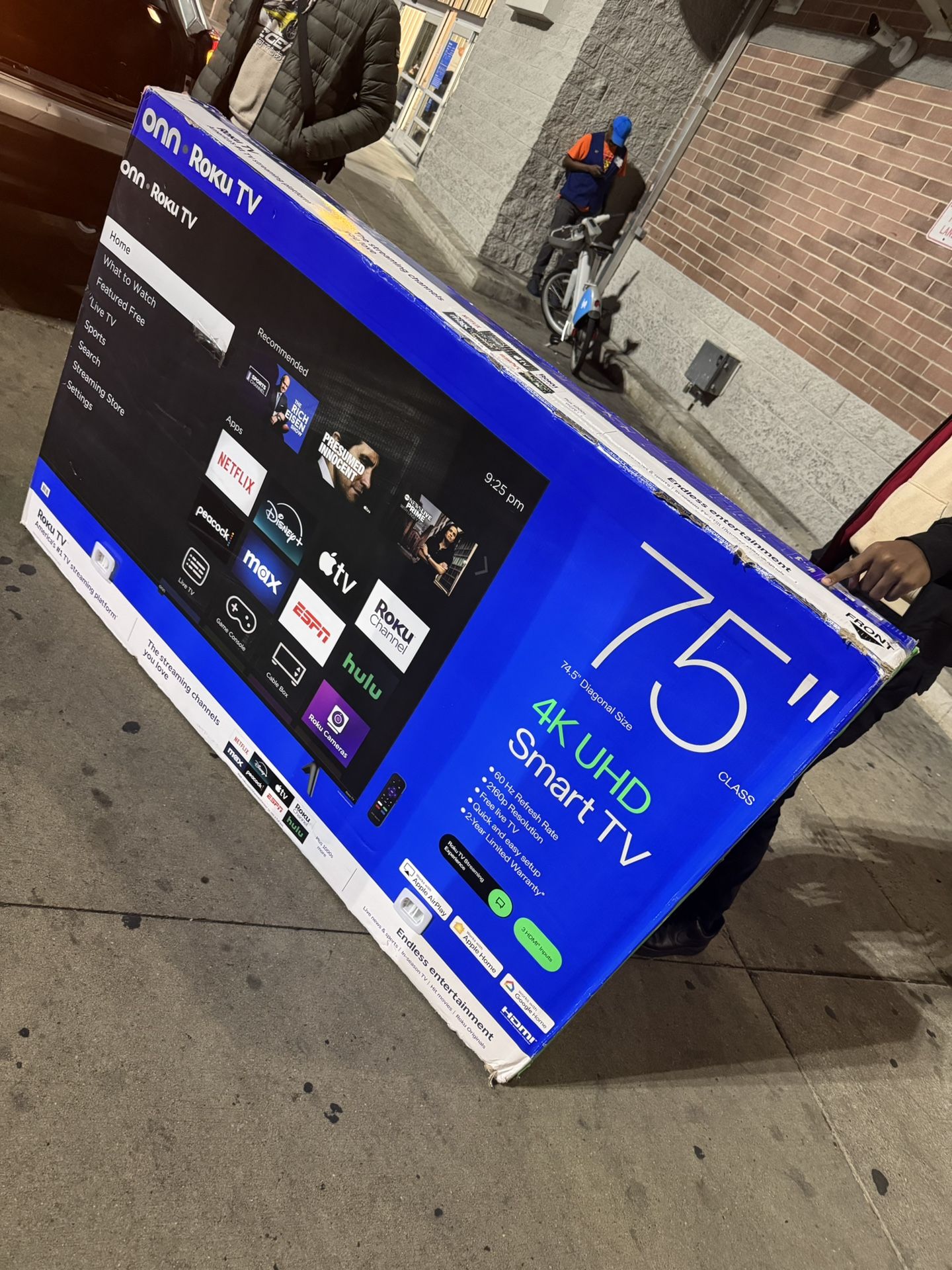 75 “ 4K UHD SMART TV & MOUNT