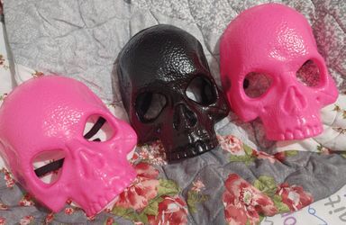 BRANDNEW,NEVER USED.. 3-PK. ONE SIZE KIDS PLASTIC SKULL HALLOWEEN MASKS... NWT.. WILL NOT SELL SEPARATELY... SELLING ALL 3-TOGETHER..