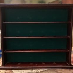 Clubhouse Collection Golf Ball Mahogany Green Felt Cabinet Holds 16 balls. 