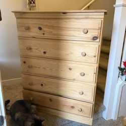 DRESSER- Solid Wood 5-Drawer Dresser – Great Condition