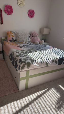 Queen size bed