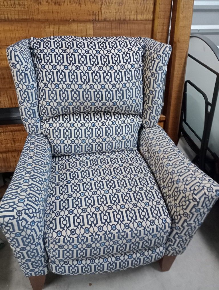 Large Recliner Chair 