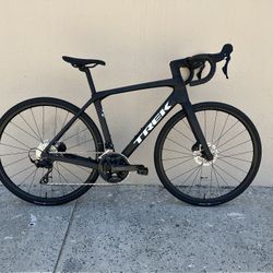 BRAND NEW 2025 Trek Domane SL5 Gen 4 Carbon Road Bike.