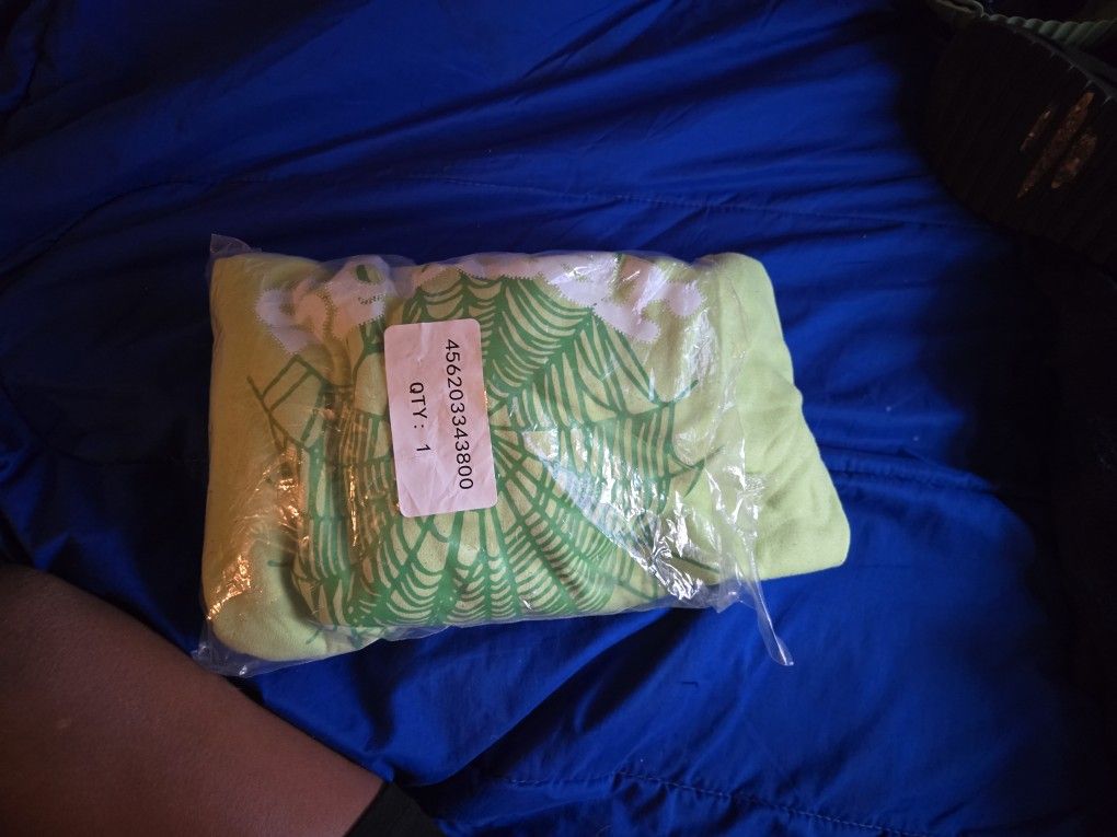 Spider Hoodie Size Medium