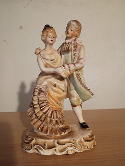 Vintage Porcelain "Courting Couple" Figurine – Hand Painted Victorian Style