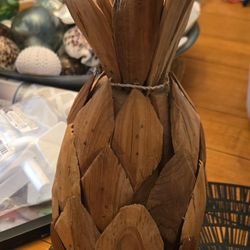 Driftwood Pineapple