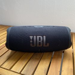 JBL Charge 5 black authentic