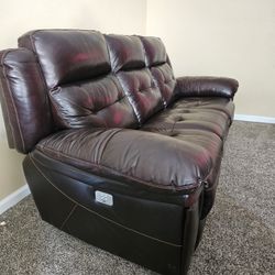 Electric Reclining Couch for Sale – Great Condition!