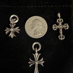 CHROME HEARTS Small cross Pendants 
