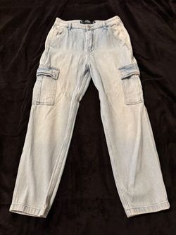 Hollister Ultra High Rise Mom Jeans