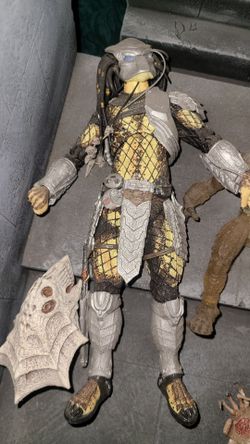 NECA Series 17 Youngblood Predator AVP 2004 Figure w/ Alien Head Staff