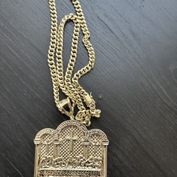 10k Gold Necklace & Pendant 