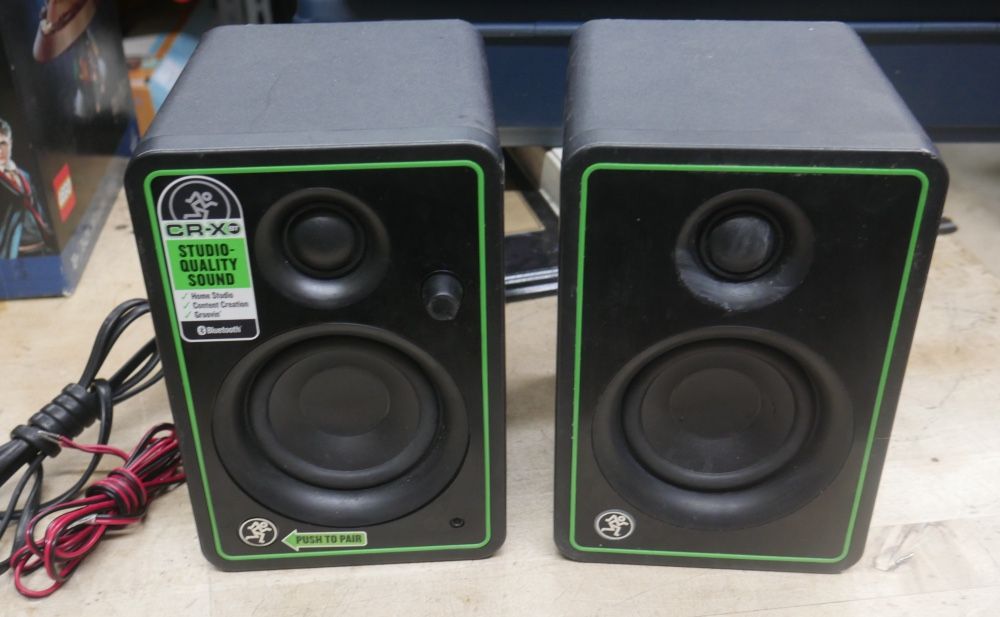 MACKIE POWERED SPEAKERS CR3-XBT PRE OWNED PAIR 885373-2 