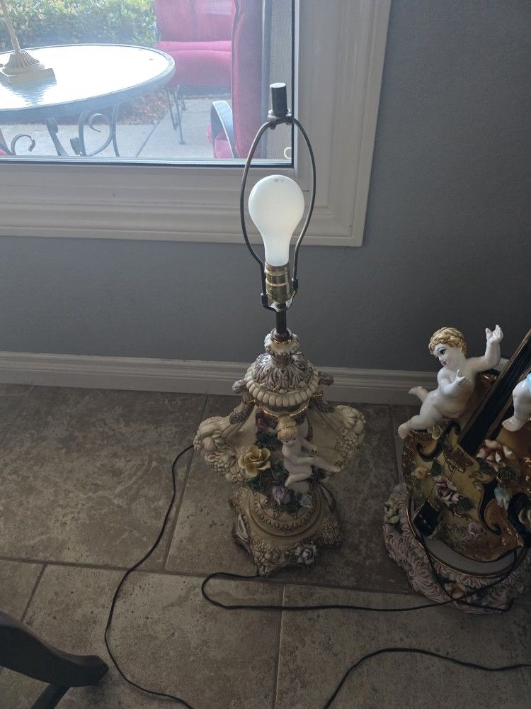Vintage Italian Capodimonte Lamp