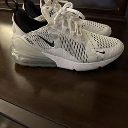 Nike  Shoes  8,5