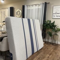 Queen matress + IKEA Bedframe (Free Delivery)