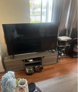 TV STAND $40