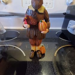 9 Inch Pilgrim With  Pumpkins