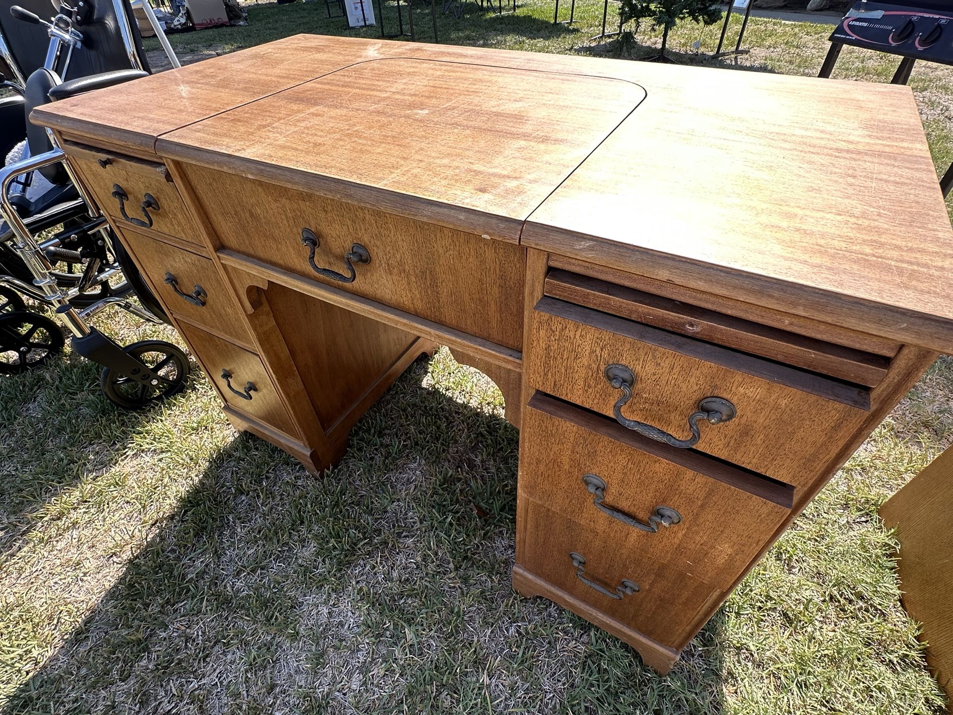 Sowing Machine Desk. - Antique