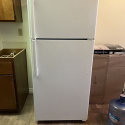 GE Refrigerator $200 Obo