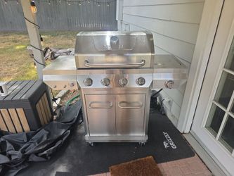 BRAND NEW 4 BURNER STAINLESS WITH ACCESSORIES