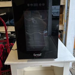 Red Wine Fridge/maintaner 