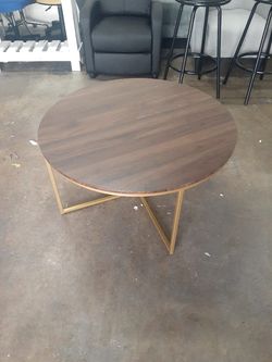 New assembled coffe table see pictures for dimensions