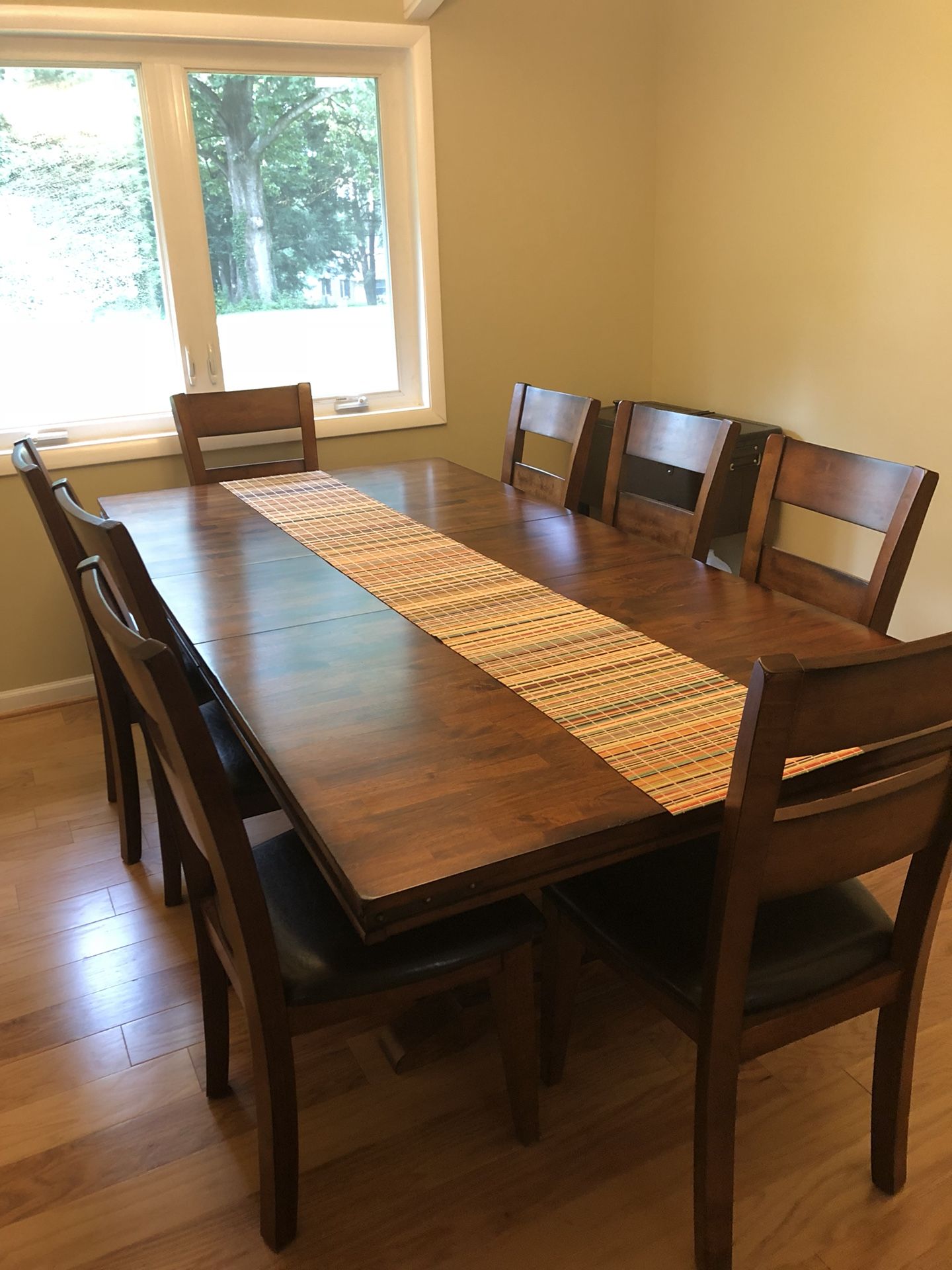 Dinning Room Table and 8 Chairs