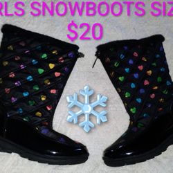 FIRM IN MERCED‼️BIG KIDS SIZE 4 SNOWBOOTS  CAN BE USED AS RAINBOOTS AS WELL❤️‍🩹