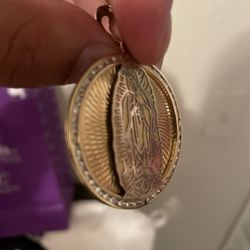 Gold Pendant 