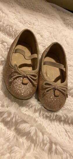 Carter’s toddler shoes size 6