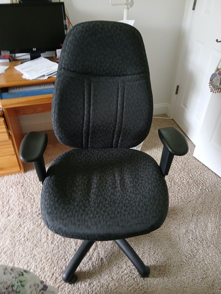 Office Chair Like New