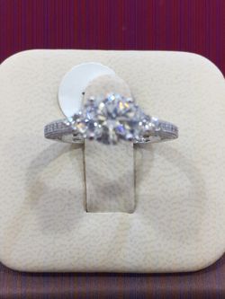 925 Sterling Silver Ring with CZs