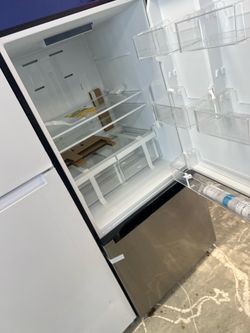 Like new stainless steel Refrigerator
