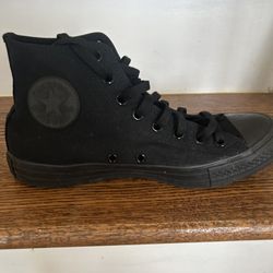 Men’s Size 8 Black Converse