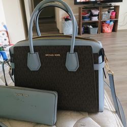 Micheal Kors Purse And Wallet